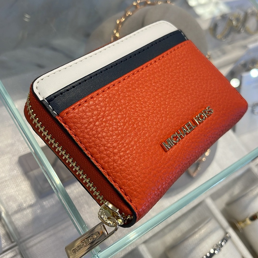 MICHAEL KORS Jet Set Travel Medium Color-Block Zip Around Wallet
Red Clay 
NWT - Picture 6 of 16